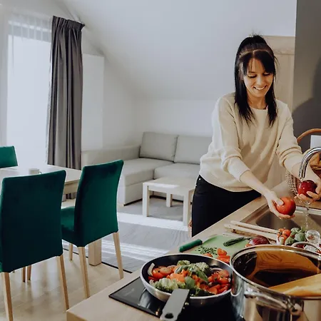 Green Apartments 4*